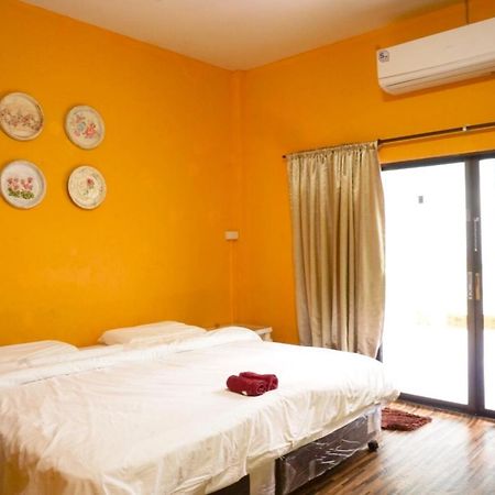 Chongrak Guesthouse Chiang Mai Esterno foto