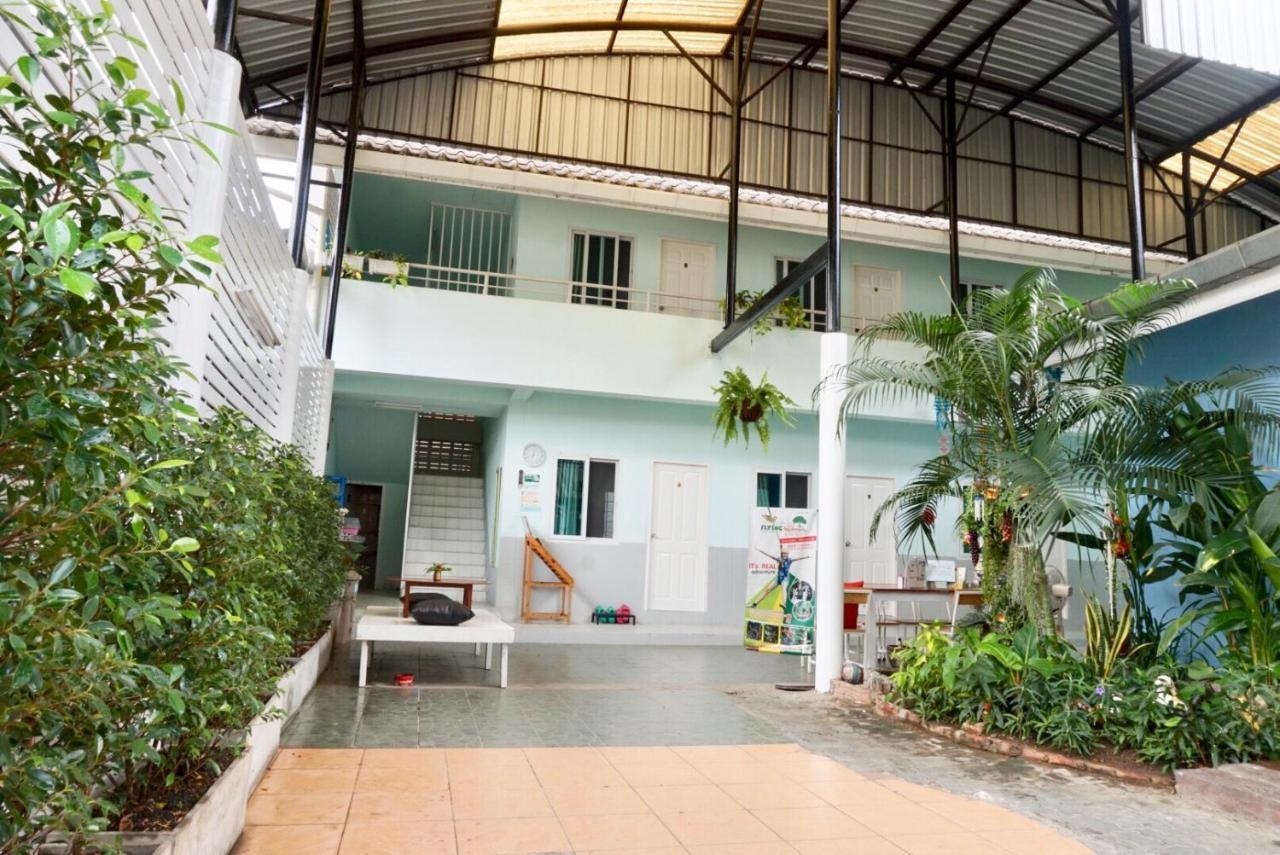 Chongrak Guesthouse Chiang Mai Esterno foto