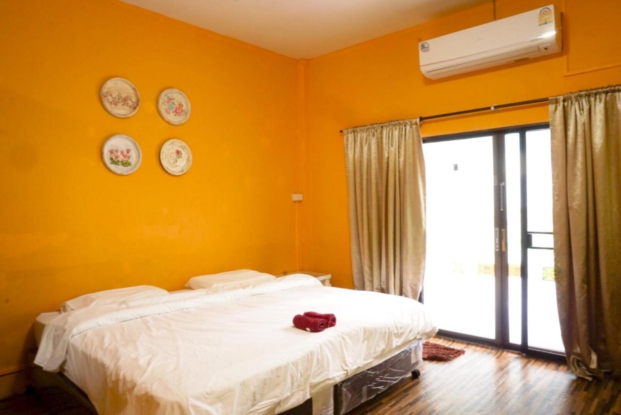Chongrak Guesthouse Chiang Mai Esterno foto