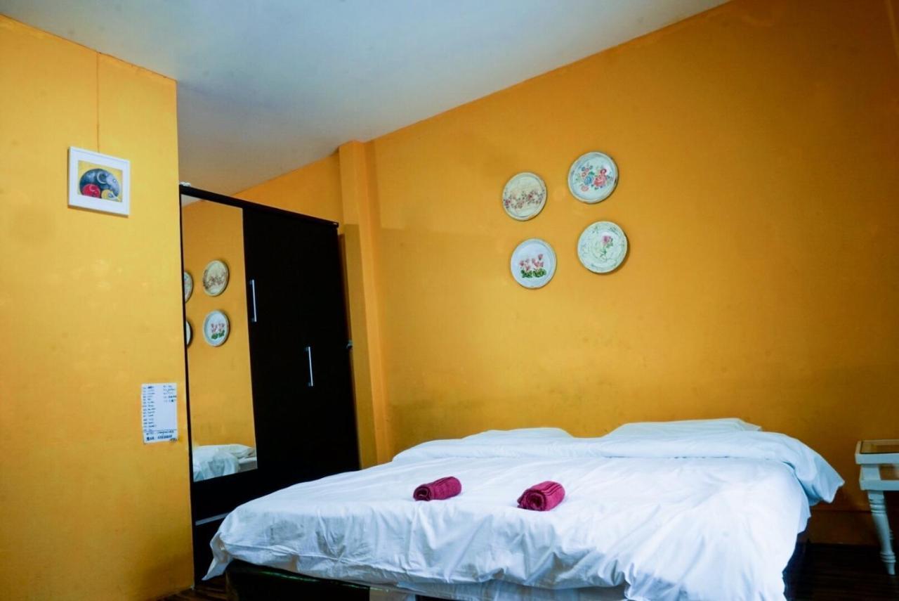 Chongrak Guesthouse Chiang Mai Esterno foto